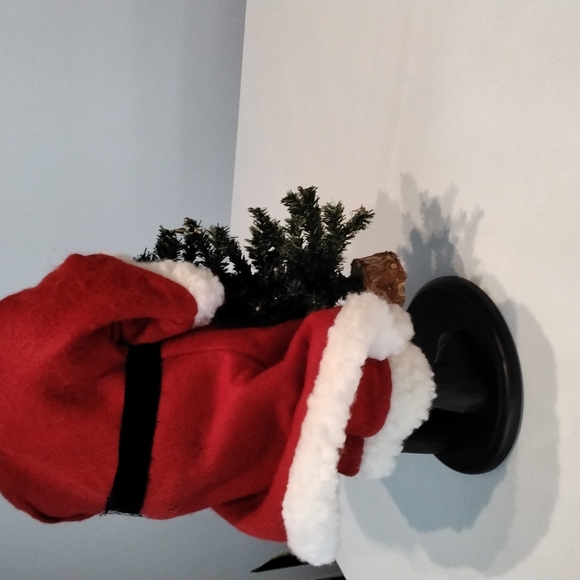 18" Santa - Picture 4 of 7